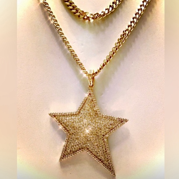 GOLD STAR NECKLACE! Comes in GOLD & SILVER…Black sold! Listing is for Gold only. - Picture 5 of 7